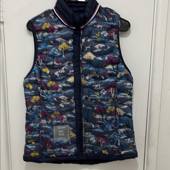 Ariat puffer Vest - Picture 1 of 3